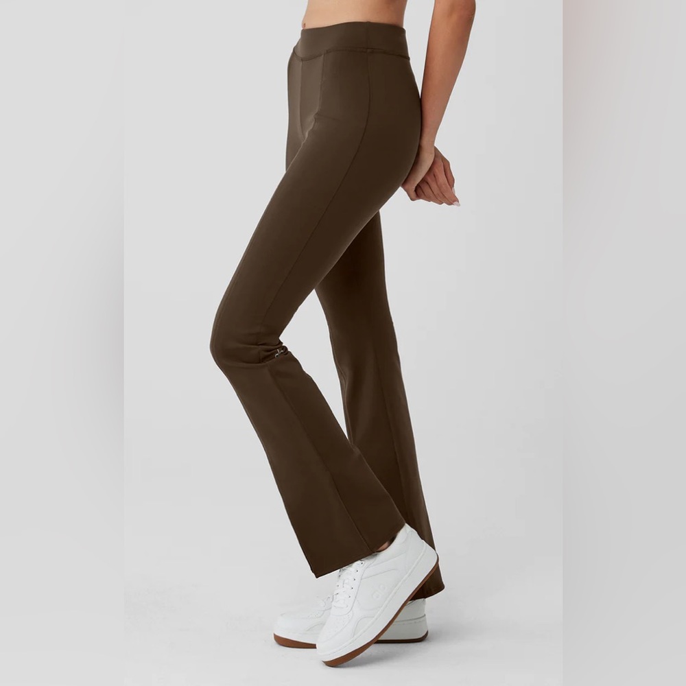 ALO YOGA Airbrush High Waist Flutter Legging in Espresso